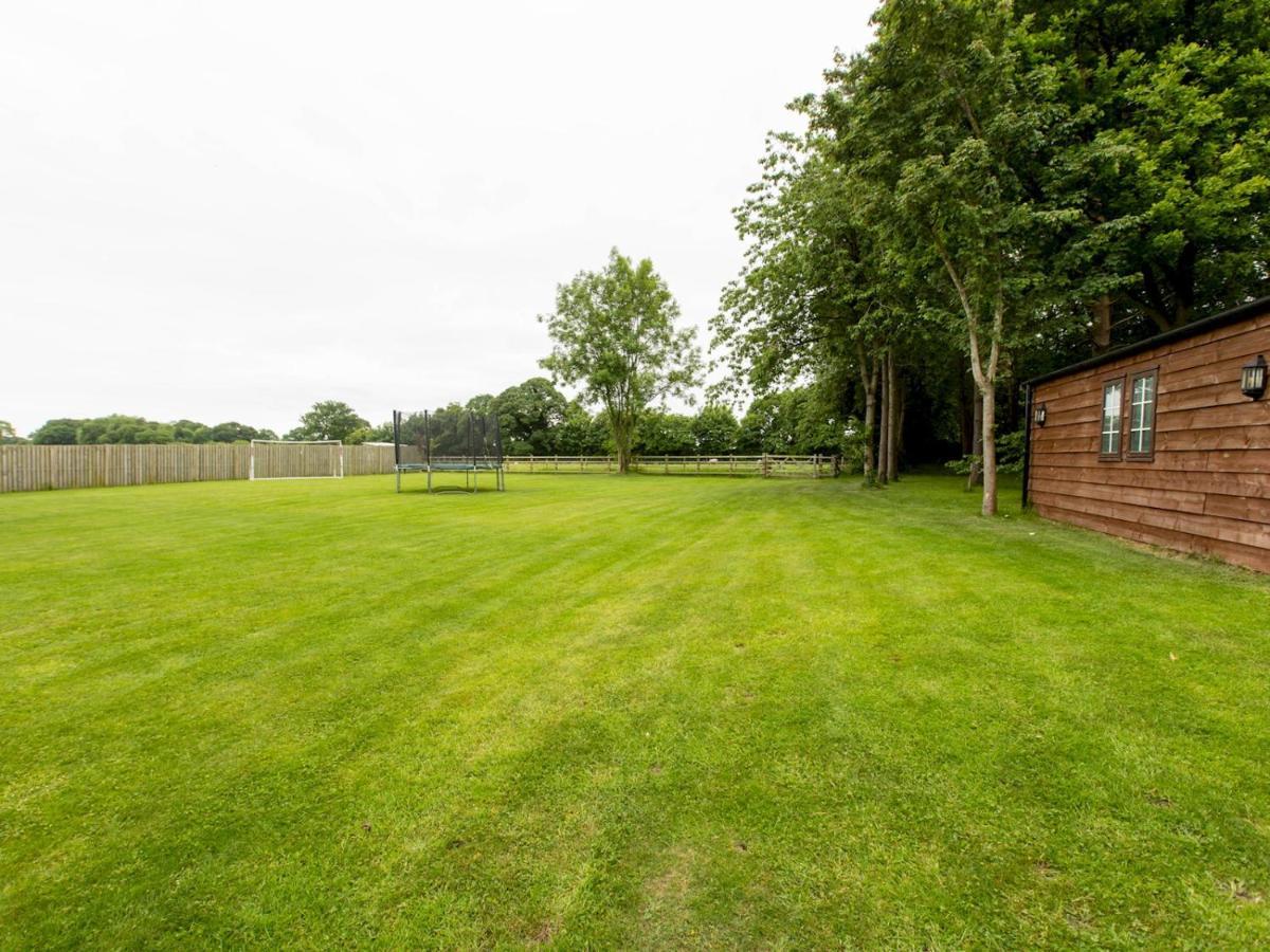 Pass The Keys Superb Space In The Idyllic Village Of Loppington Shrewsbury Exterior photo